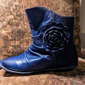 L'ARTISTE Spring Step ankle boots.